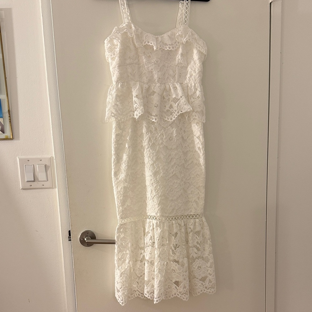 Never Worn: Elegant White Lace Dress